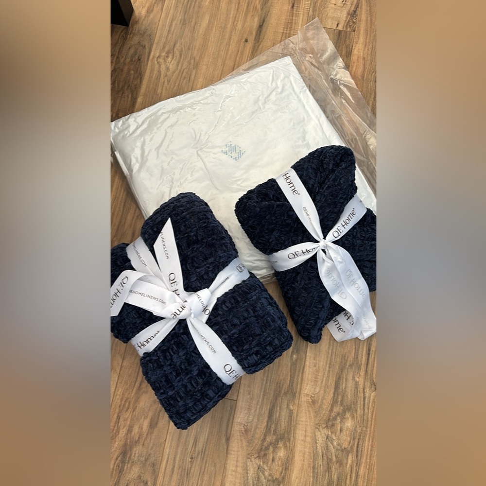 SOLD - Chenille set
